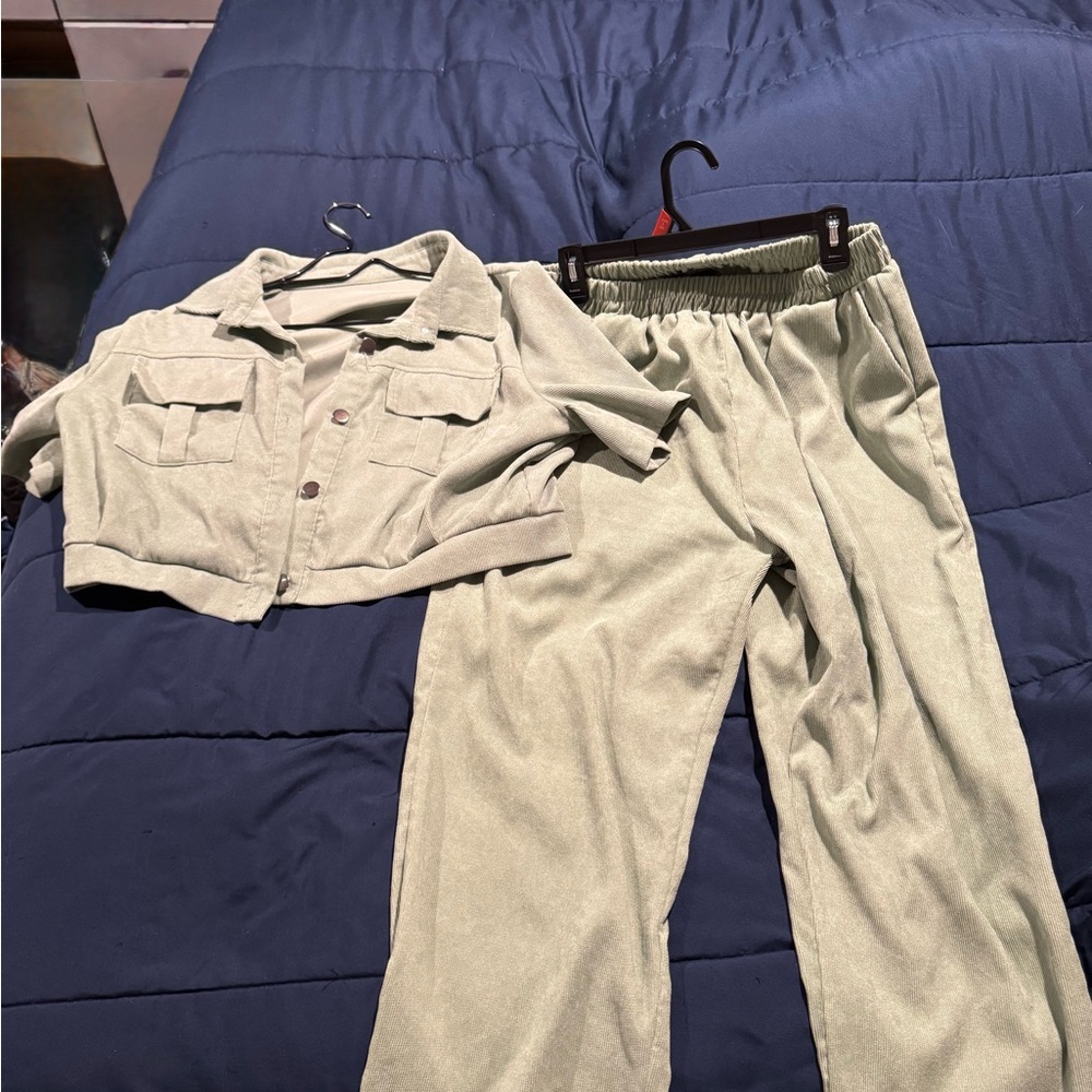 Stylish Green Women's Pants & Jumpsuit Set
